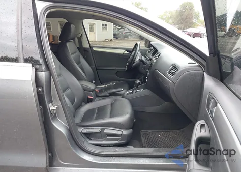 2017 Volkswagen Jetta 1.4T Se from USA, damaged, VIN 3VWDB7AJ1HM292632